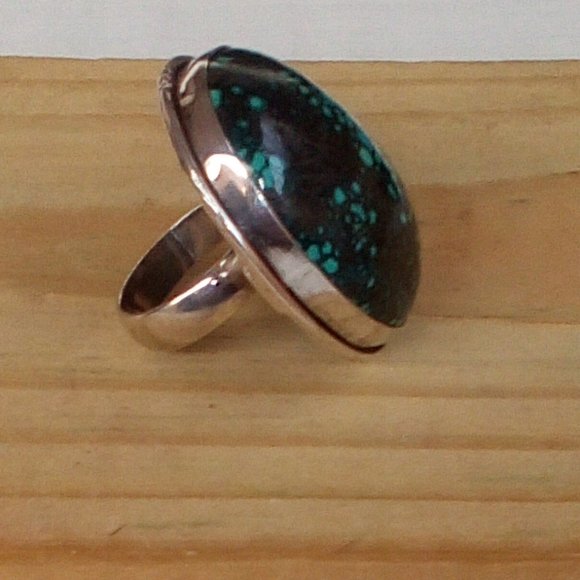 Sterling Silver Turquoise Oval Ring: Size (7) - Picture 3 of 12